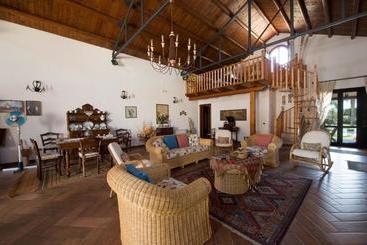 تختخواب و صبحانه Villa Nika
