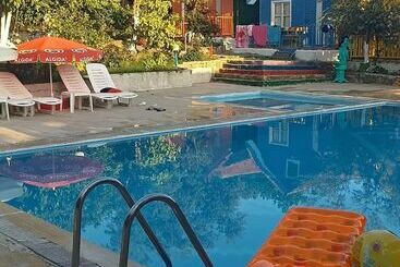 Bykara Motel