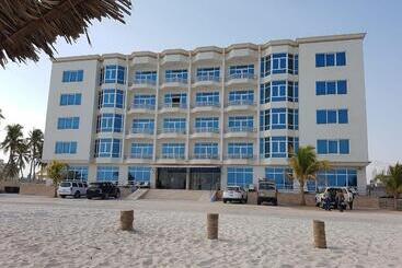 هتل Beach Resort  Salalah