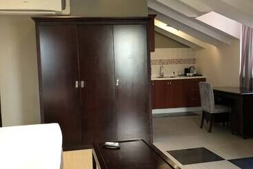 هتل Curacao Suites