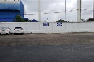هتل Highway