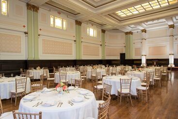هتل Hilton Garden Inn Louisville Downtown