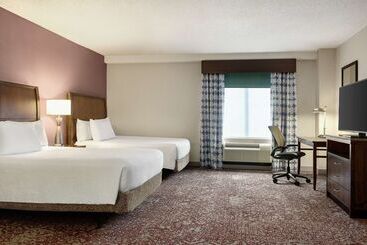هتل Hilton Garden Inn Louisville Downtown