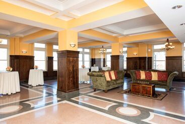 هتل Hilton Garden Inn Louisville Downtown