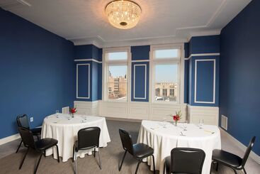 هتل Hilton Garden Inn Louisville Downtown