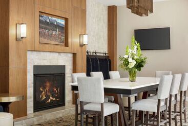 هتل Hilton Garden Inn Louisville Downtown