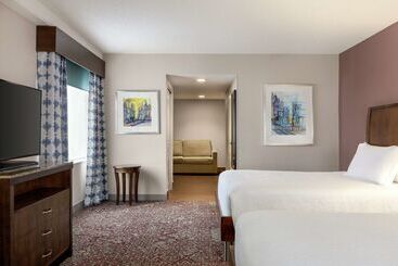 هتل Hilton Garden Inn Louisville Downtown