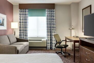 هتل Hilton Garden Inn Louisville Downtown