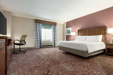 هتل Hilton Garden Inn Louisville Downtown