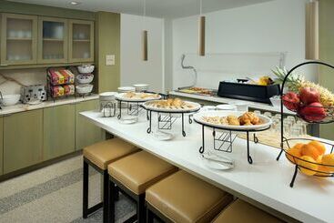 هتل Hilton Garden Inn Miami South Beach