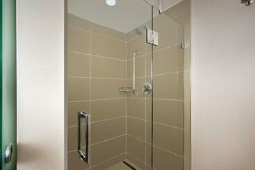 هتل Hilton Garden Inn Miami South Beach