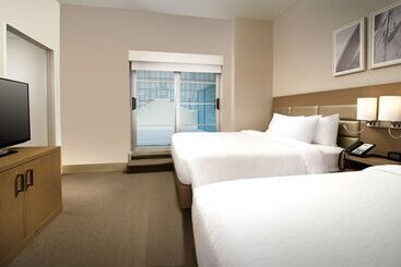 هتل Hilton Garden Inn Miami South Beach