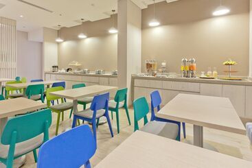 هتل Holiday Inn Express Yopal, An Ihg