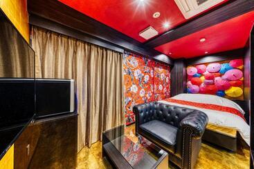 هتل Lotus Umeda  Adult Only