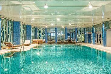 Palmon Bay Hotel & Spa