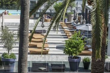 Palmon Bay Hotel & Spa