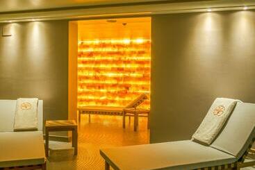 Palmon Bay Hotel & Spa