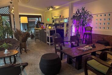 هتل Pha Thai House