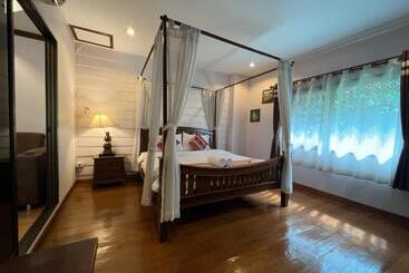 هتل Pha Thai House