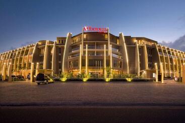 هتل Ramada Resort By Wyndham Dar Es Salaam