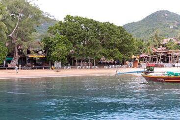 هتل Sairee Hut Resort Koh Tao