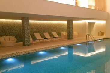 酒店 The Grand
