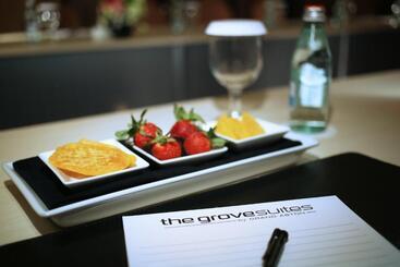 هتل The Grove Suites By Grand Aston