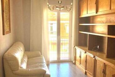 تختخواب و صبحانه Habitación Doble En Apartamento De 3 Habitaciones
