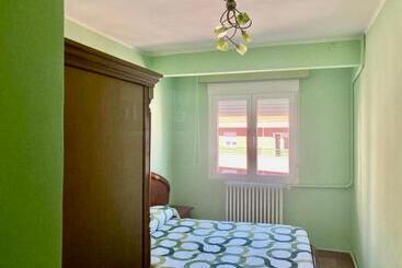 تختخواب و صبحانه Habitación Doble En Apartamento De 3 Habitaciones