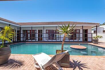 پانسیون 5 Third Avenue Guesthouse