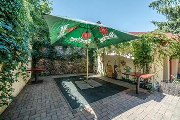 تختخواب و صبحانه Antonio Residence