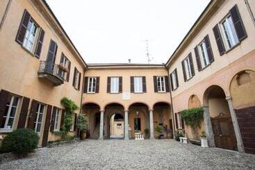 تختخواب و صبحانه Villa Ghiringhelli