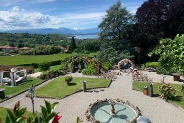 تختخواب و صبحانه Villa Ghiringhelli
