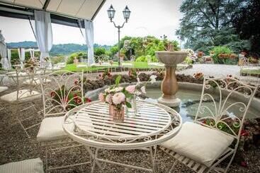 تختخواب و صبحانه Villa Ghiringhelli