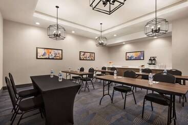هتل Hawthorn Extended Stay By Wyndham Del Rio