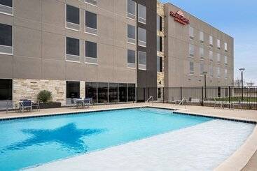 هتل La Quinta Inn & Suites By Wyndham Del Rio