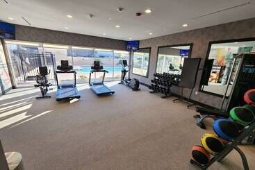 هتل La Quinta Inn & Suites By Wyndham Del Rio