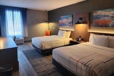 هتل La Quinta Inn & Suites By Wyndham Del Rio