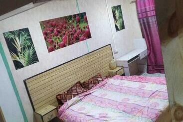 酒店 Spot On Zur Resorts