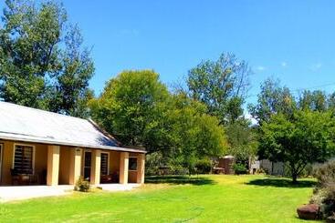 پانسیون Aloe Valley Retreat