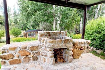 پانسیون Aloe Valley Retreat