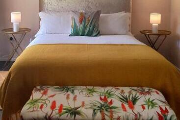 پانسیون Aloe Valley Retreat