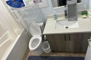 پانسیون Guest Suite   Private Retreat   J 1