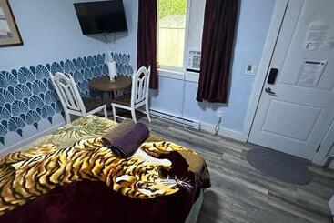 پانسیون Guest Suite   Private Retreat   J 1