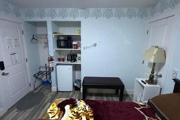 پانسیون Guest Suite   Private Retreat   J 1
