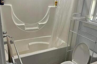 پانسیون Guest Suite   Private Retreat   J 1