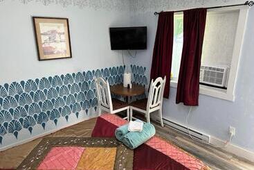پانسیون Guest Suite   Private Retreat   J 1