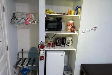 پانسیون Guest Suite   Private Retreat   J 1