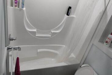 پانسیون Guest Suite   Private Retreat   J 1