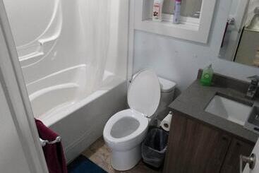 پانسیون Guest Suite   Private Retreat   J 1